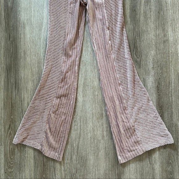 Free People Slim Pull-On Velvet Flare Pants Size Small Blush Pink - Picture 3 of 10